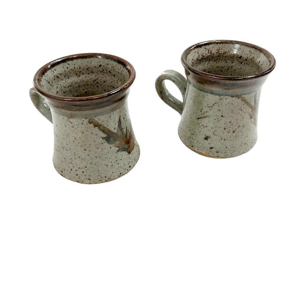 Set of 2 Studio Pottery mugs with handles . Artist Signed 12 ounce each - Picture 6 of 12